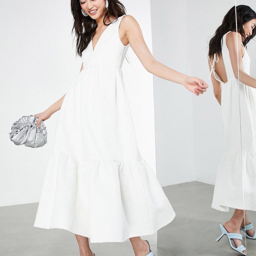 NWT textured floral white fishtail midi dress - HAS POCKETS - 8